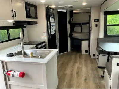 2026 Jayco Jay Feather 29BHB photo 14