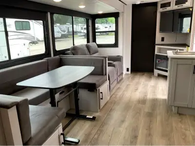 2026 Jayco Jay Feather 29BHB photo 18