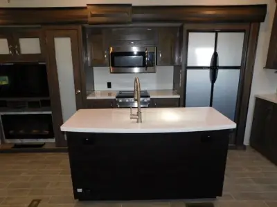 2019 Keystone Montana High Country 330RL photo 15