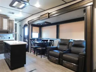 2019 Keystone Montana High Country 330RL photo 12