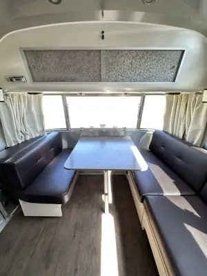 2019 Airstream International Serenity 27FB photo 6
