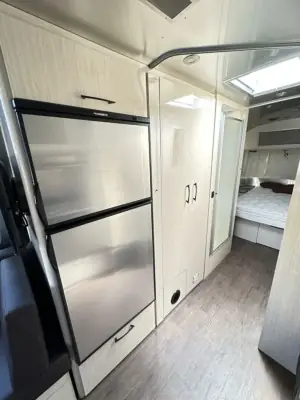2019 Airstream International Serenity 27FB photo 8