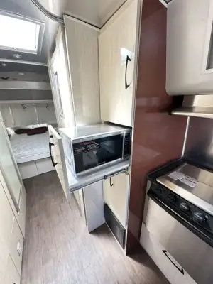 2019 Airstream International Serenity 27FB photo 9