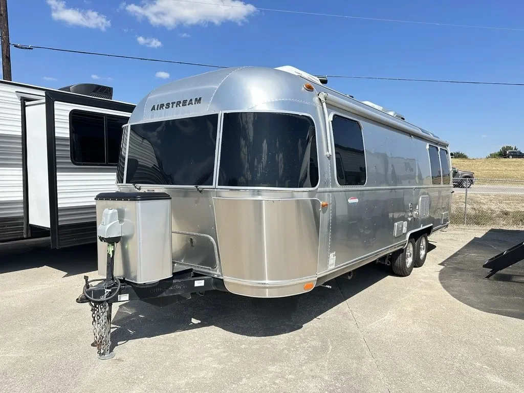 2019 Airstream International Serenity 27FB exterior