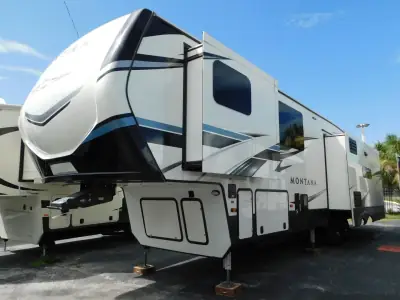 2021 Keystone Montana 3780RL photo 3