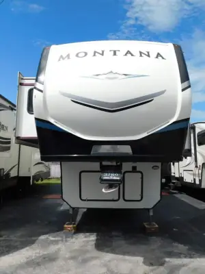 2021 Keystone Montana 3780RL photo 2