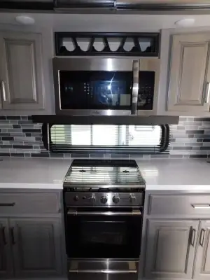 2021 Keystone Montana 3780RL photo 11
