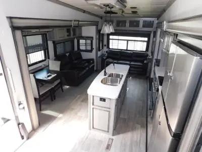 2021 Keystone Montana 3780RL photo 6