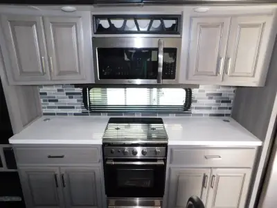 2021 Keystone Montana 3780RL photo 10