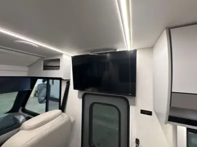 2025 Coachmen Euro 25LE photo 27