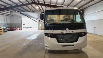 2025 Coachmen Euro 25LE photo 6