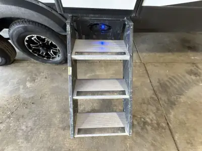 2018 Forest River XLR Hyperlite 19HFS photo 11