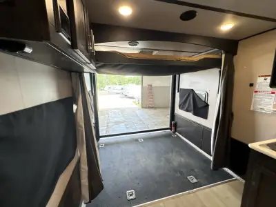 2018 Forest River XLR Hyperlite 19HFS photo 30