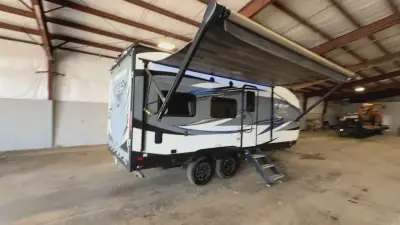 2018 Forest River XLR Hyperlite 19HFS photo 5