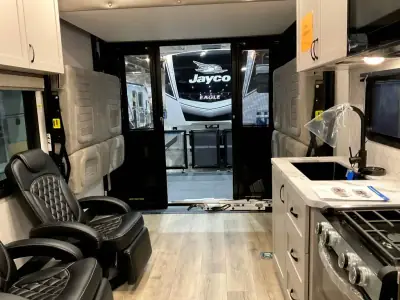 2026 Jayco Seismic Travel Trailer Toy Hauler 214 photo 7