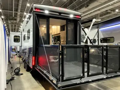 2026 Jayco Seismic Travel Trailer Toy Hauler 214 photo 5