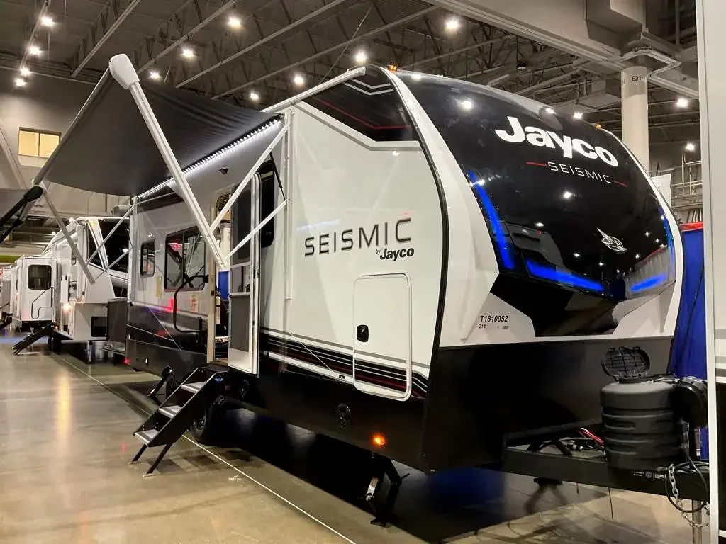 2026 Jayco Seismic Travel Trailer Toy Hauler 214 exterior
