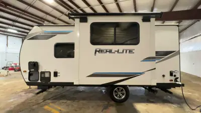 2022 Forest River PALOMINO REAL LITE 186 photo 8