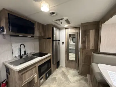2022 Forest River PALOMINO REAL LITE 186 photo 12
