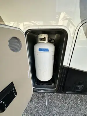2021 Drv Mobile Suites Luxury 36 RKSB photo 9
