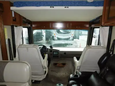 2017 Fleetwood Flair 30P Handicap Accessible photo 11
