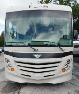 2017 Fleetwood Flair 30P Handicap Accessible photo 3