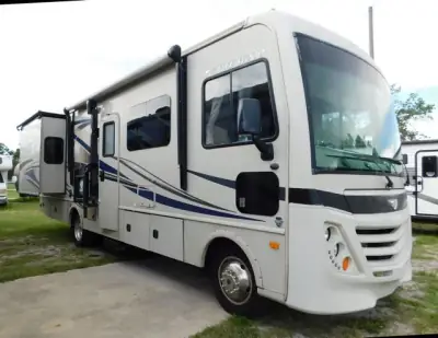 2017 Fleetwood Flair 30P Handicap Accessible