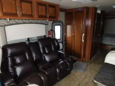 2017 Fleetwood Flair 30P Handicap Accessible photo 18