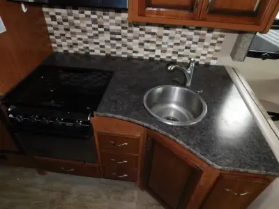 2017 Fleetwood Flair 30P Handicap Accessible photo 16