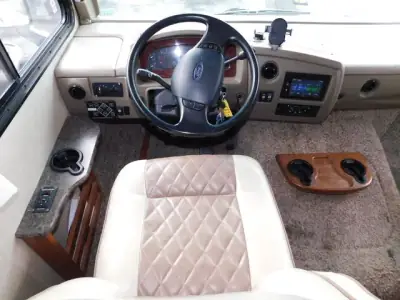 2017 Fleetwood Flair 30P Handicap Accessible photo 6