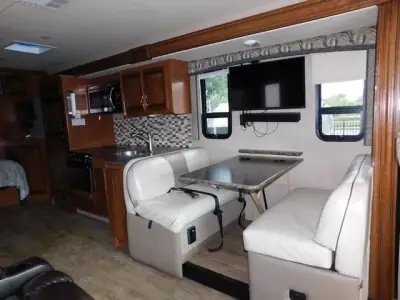 2017 Fleetwood Flair 30P Handicap Accessible photo 20