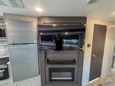 2027 Coachmen Catalina Legacy Edition 323BHDSCK photo 16
