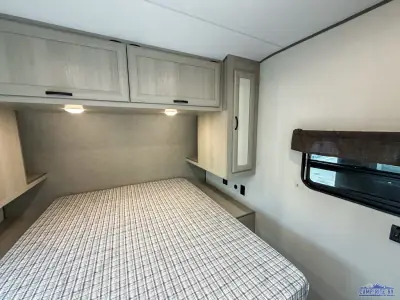 2027 Coachmen Catalina Legacy Edition 323BHDSCK photo 27