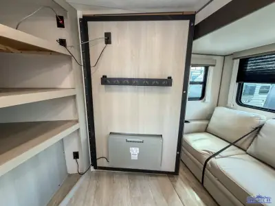 2027 Coachmen Catalina Legacy Edition 323BHDSCK photo 18