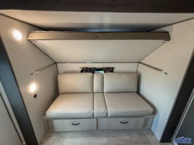2027 Coachmen Catalina Legacy Edition 323BHDSCK photo 31