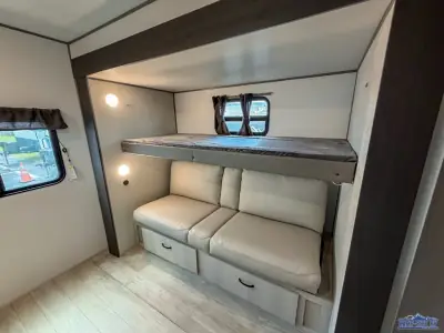 2027 Coachmen Catalina Legacy Edition 323BHDSCK photo 30