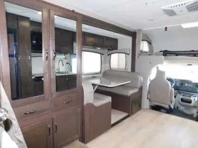 2019 Thor Chateau 24F photo 17