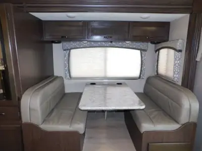 2019 Thor Chateau 24F photo 19