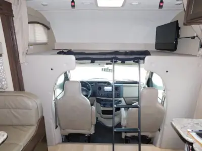 2019 Thor Chateau 24F photo 11