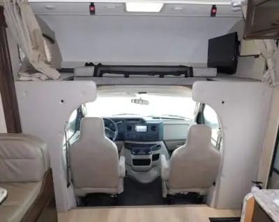 2019 Thor Chateau 24F photo 9