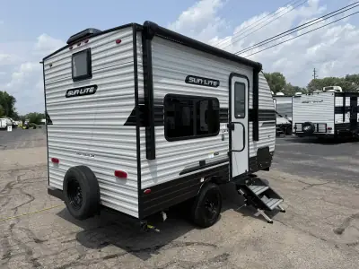 2027 Sunset Park Sun Lite LTD 13BD photo 4