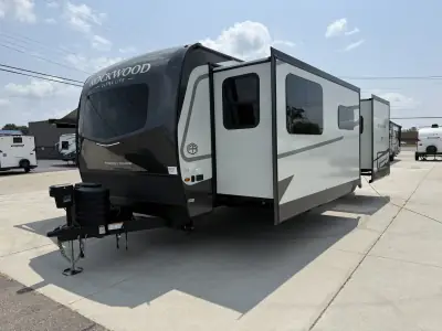 2027 Forest River Rockwood Ultra Lite 2608BS photo 6