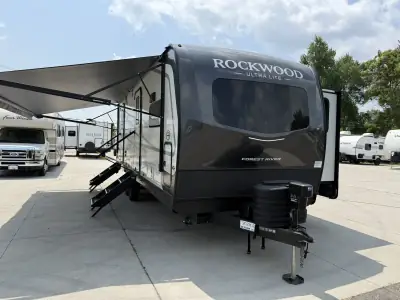 2027 Forest River Rockwood Ultra Lite 2608BS photo 4