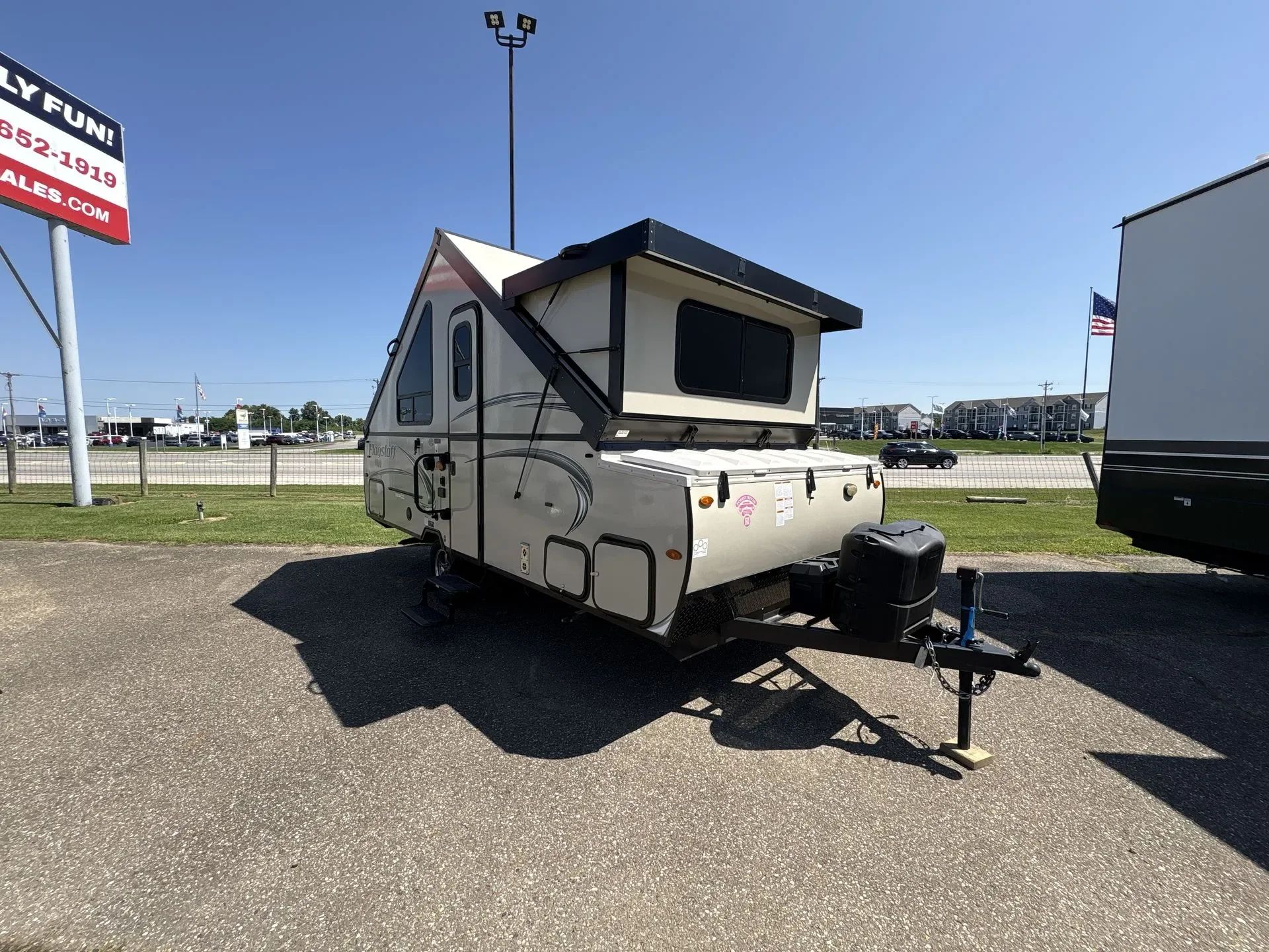 2018 Forest River Flagstaff CLASSIC 21FKHW exterior