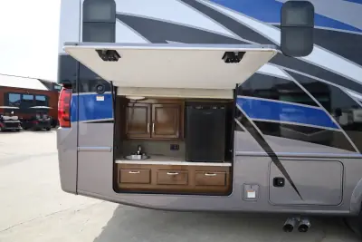 2019 Thor Motor Coach Omni BB35 photo 30