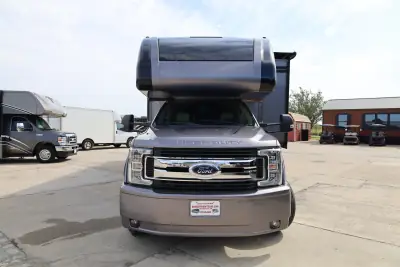 2019 Thor Motor Coach Omni BB35 photo 5