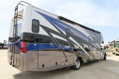 2019 Thor Motor Coach Omni BB35 photo 7