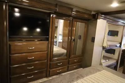 2019 Thor Motor Coach Omni BB35 photo 23