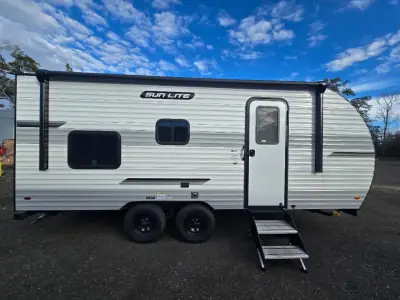 2026 Sunset Park Sun Lite LTD 21DB