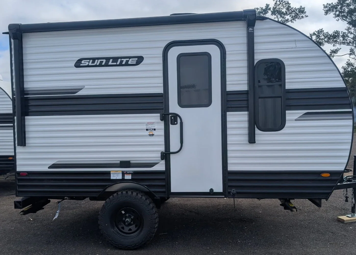 2026 Sunset Park Sun Lite LTD 13MJ LTD exterior